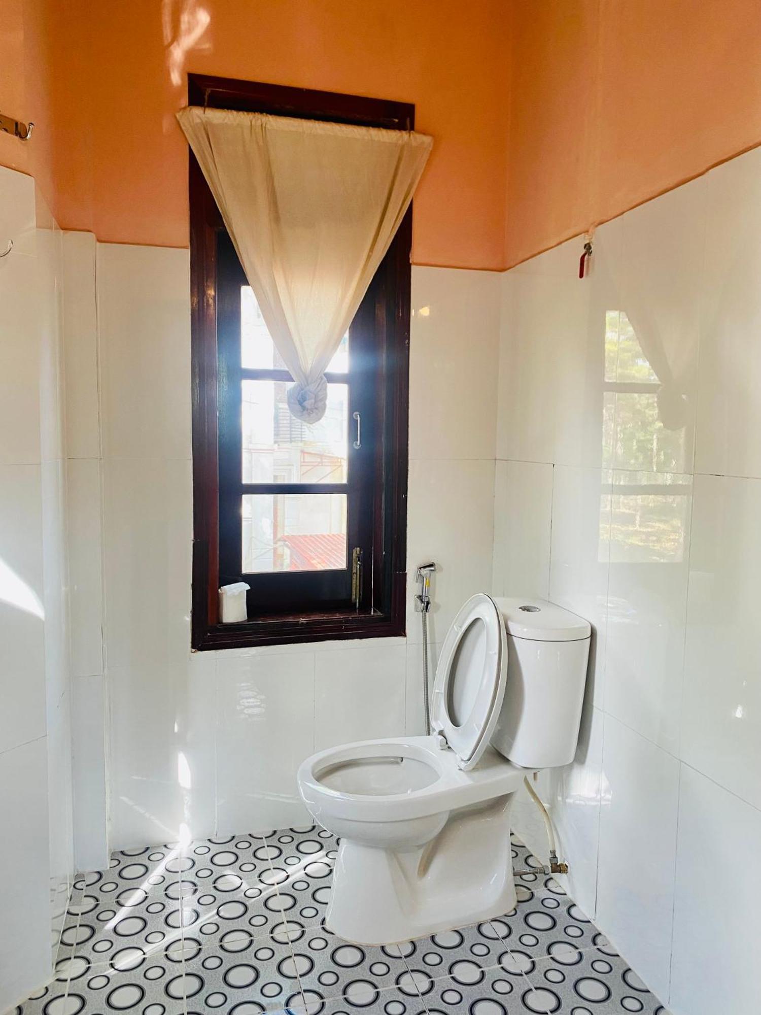 Tron Homestay Kon Von Kla Екстер'єр фото
